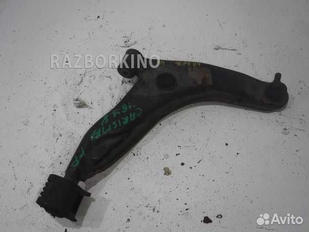 Рычаг передний правый