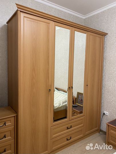 Спальный гарнитур