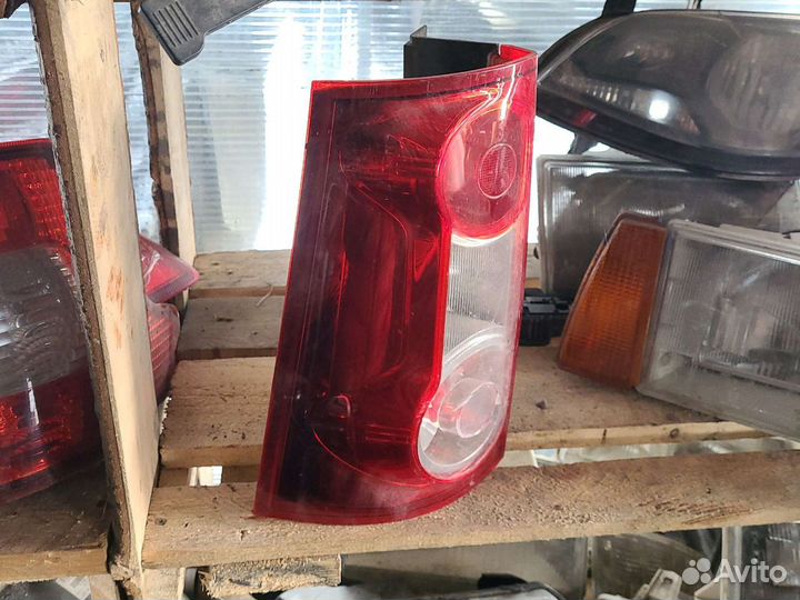 Задний фонарь левый LADA largus есть трещина