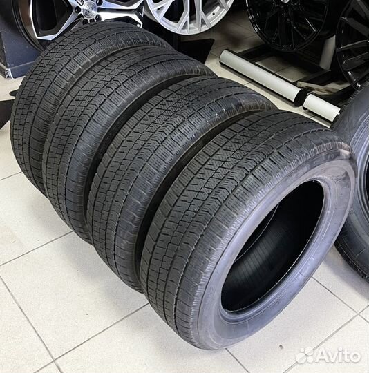 Bridgestone Blizzak VRX2 205/60 R16 92Q