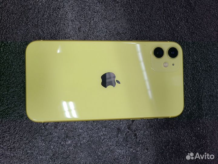 iPhone 11, 64 ГБ