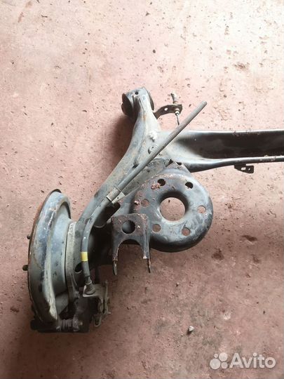 Балка подвески toyota aqua nhp10