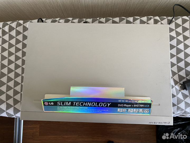 Видеомагнитофон LG