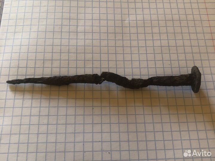 Кованные гвоздь