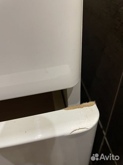 Раковина в ванную комнату со смесителем