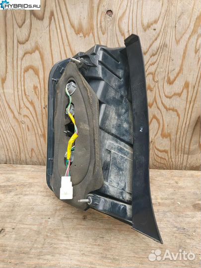 Фонарь задний правый Toyota Prius 2 NHW20 2007