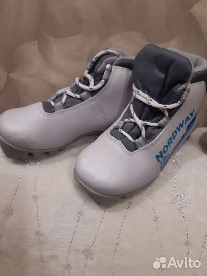 Лыжные ботинки