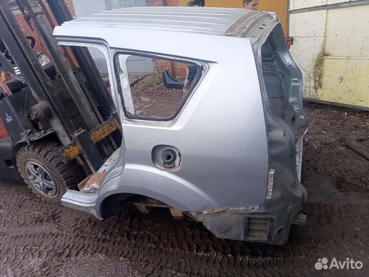 Задняя часть Mitsubishi Outlander XL, Peugeot 4007