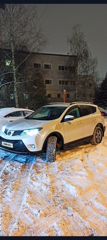 Toyota RAV4: фото владельца