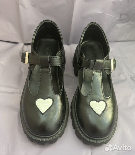 Школьные туфли