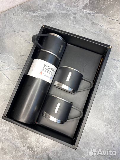 Термос с кружками