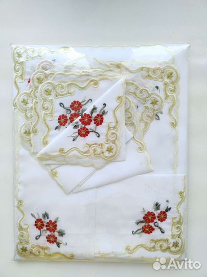 Скатерть и набор салфеток