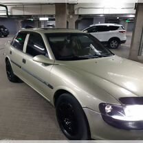 Opel Vectra 1.6 MT, 1996, 200 000 км, с пробегом, цена 300 000 руб.