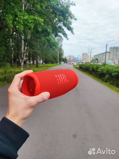 JBL Charge 5 TT идеальная