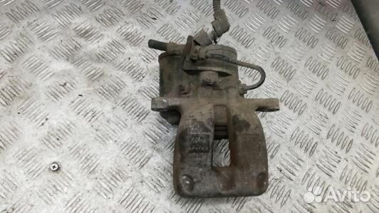 Суппорт тормозной задний правый volkswagen passat