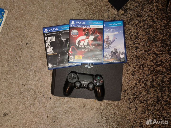Sony playstation 4 slim