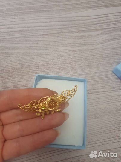 Винтажные броши США, Чехия