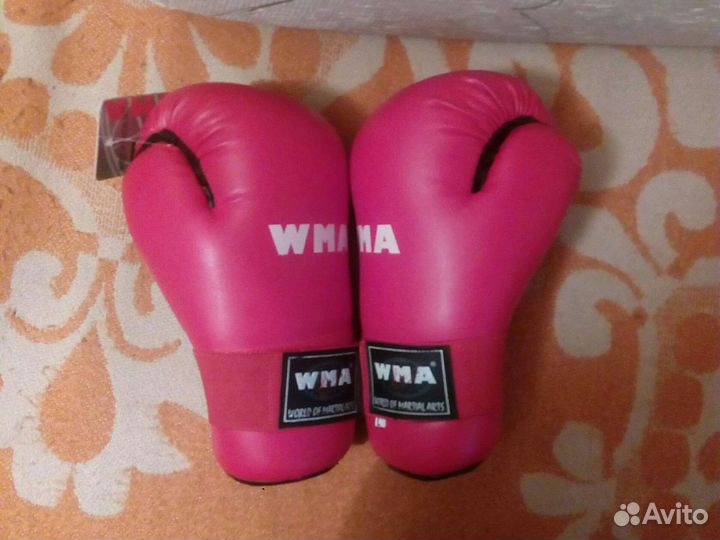 Перчатки для кикбоксинга