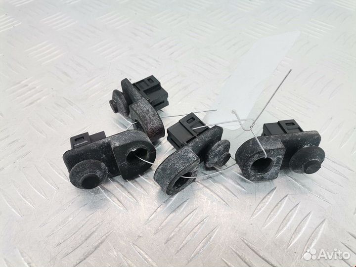 Выключатель концевой (концевик) Subaru Outback 4