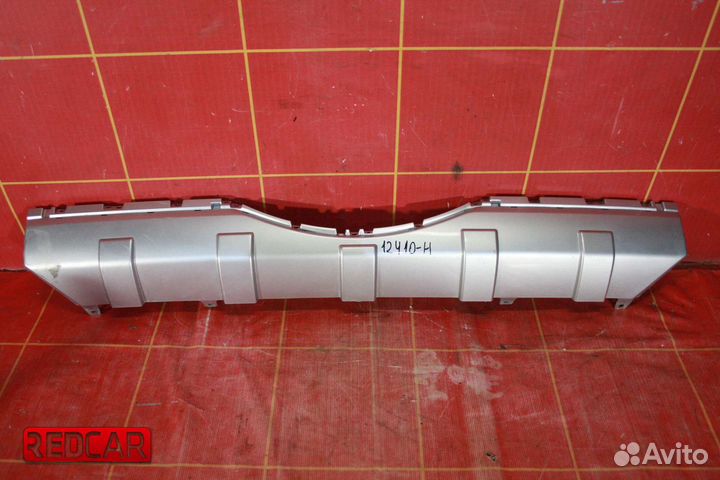 Накладка бампера зад средняя Mitsubishi Pajero 4