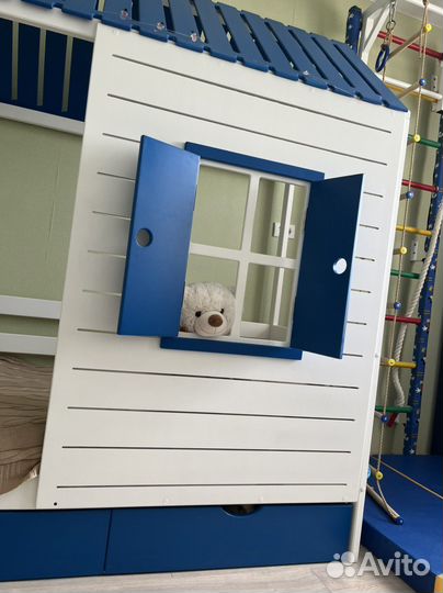 Детская кроватка домик и шкаф