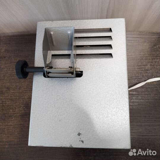 Фильмоскоп из СССР с диафильмами для детей