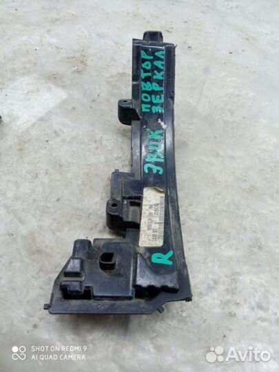 Повторитель поворота в зеркало правый Land Rover