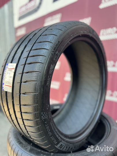 Michelin Pilot Sport 4 245/40 R19 98Y