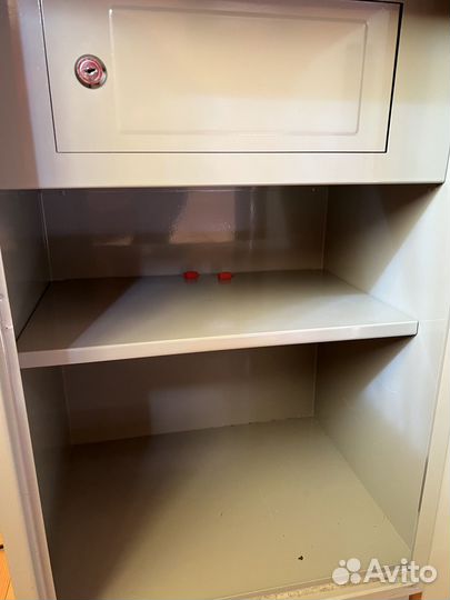 Сейф металлический