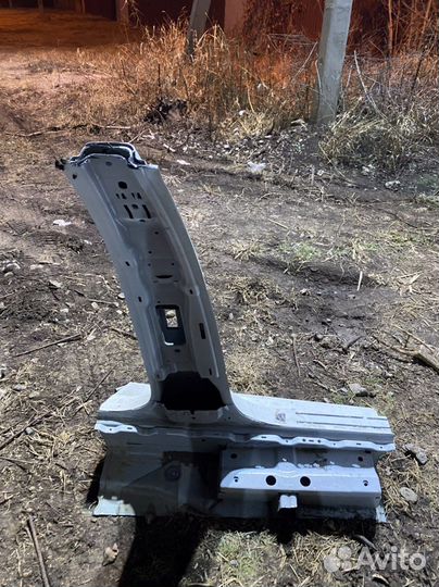 Стойка кузова центральная Skoda Rapid