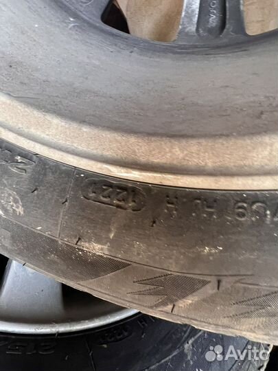 Hankook Winter I'Cept IZ2 215/60 R16