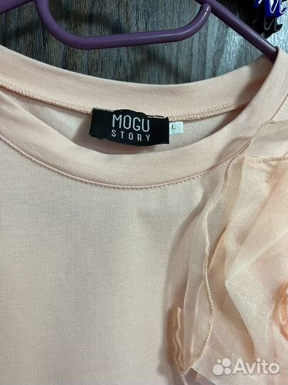 Футболка с цветком