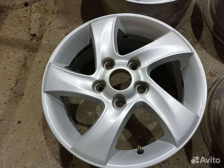 Литые диски R15 5*114,3 6J ET52,5 Dia 67.1 Mazda3