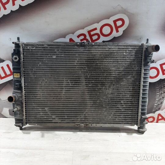Радиатор охлаждения двигателя Chevrolet Aveo T 200