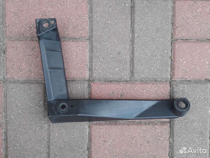 Кронштейн заднего бампера Volkswagen touareg gp