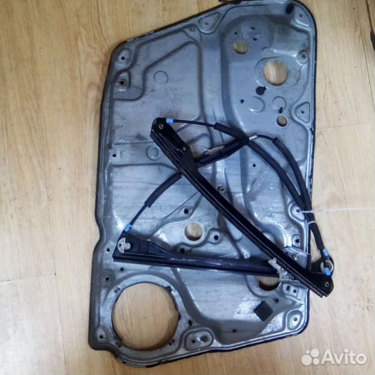 Стеклоподъемник П.П. VW Passat B5