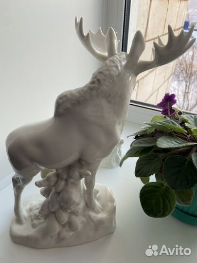 Лось фарфор