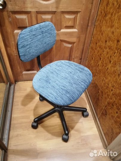 Компьютерное кресло в новой обивке