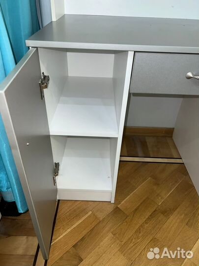 Письменный стол