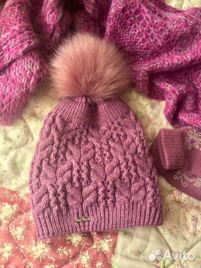 Красивая двойная шапка с помпоном