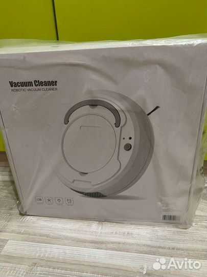 Умный робот-пылесос новый