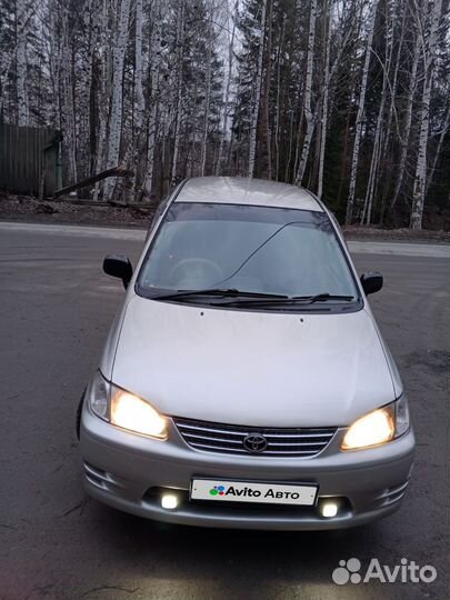 Toyota Corolla Spacio 1.6 AT, 1999, 300 000 км