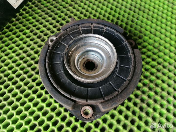 Пружина стойка передняя на Audi Q3 2012-2018