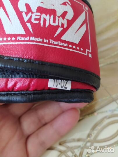 Боксерские перчатки 10 oz venum