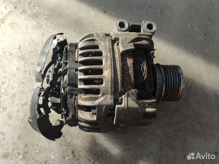 Генератор Рено Логан Кангу битый