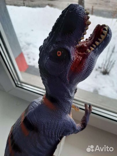Динозавр резиновый