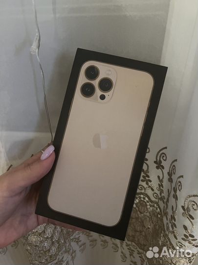 Коробка от iPhone 13 pro max