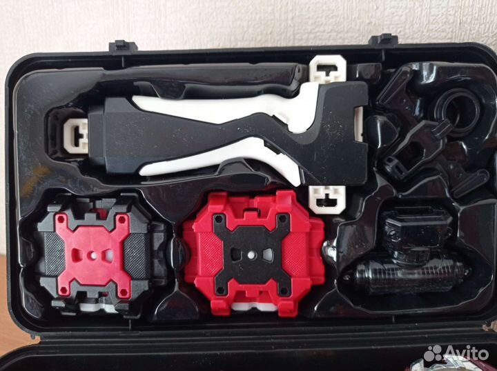 Чемоданчик Бейблейд 8 волчков