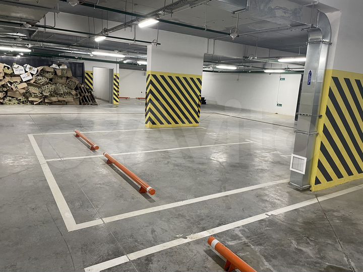 Машиноместо, 14 м²