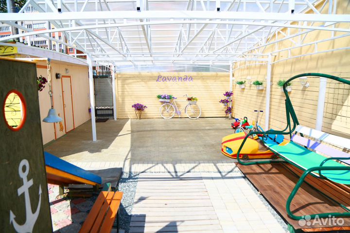 Аренда беседки с игровой площадкой и коттеджа